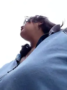 lara moon25 online show from 01.15.26