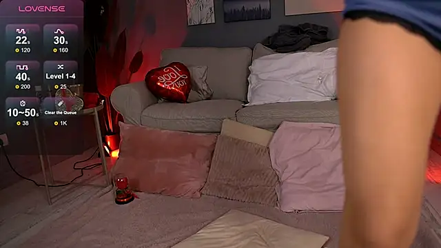 BetsyGonzale online show from 02.12.25