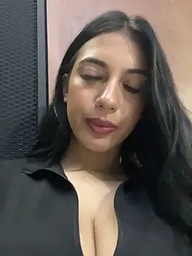 BetsyGonzale online show from 03.01.25