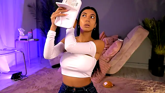 BetsyGonzale online show from 09.11.25