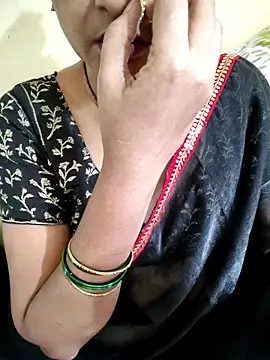 Snapshot of anuradha1432 chatting on 04.25.26 anuradha1432 online show from 04.25.26