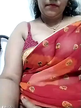 Snapshot of Nyra-23 chatting on 12.19.24 Nyra-23 online show from 12.19.24