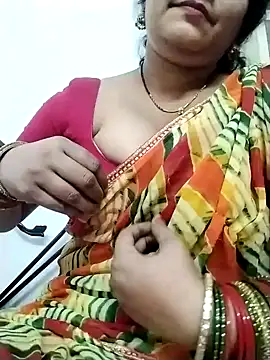 Snapshot of Nyra-23 chatting on 12.23.24 Nyra-23 online show from 12.23.24