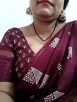 Snapshot of Nyra-23 chatting on 11.28.25 Nyra-23 online show from 11.28.25