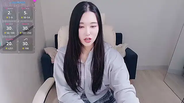 Snapshot of who_Lilly chatting on 11.16.25 who Lilly online show from 11.16.25