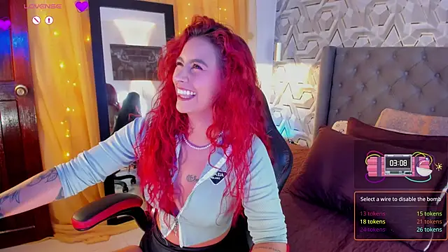 Snapshot of Sophiee_Hill chatting on 09.17.25 Sophiee Hill online show from 09.17.25