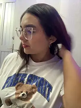 Snapshot of camianddanna chatting on 11.07.25 camianddanna online show from 11.07.25