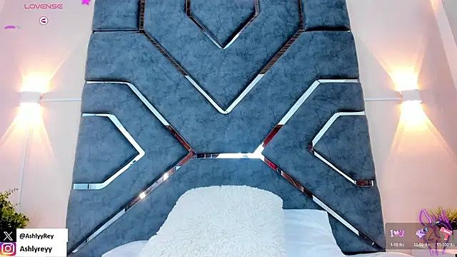 ashlyrey-1 online show from 01.21.25