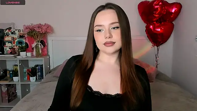 Snapshot of LittleKiitten chatting on 05.29.26 LittleKiitten online show from 05.29.26