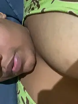 Snapshot of vic_pretynhaa chatting on 01.21.25 vic pretynhaa online show from 01.21.25