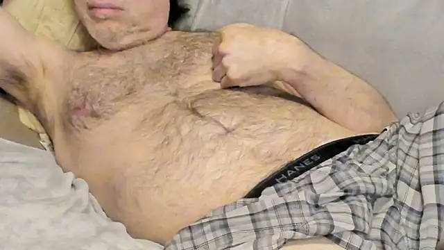 Snapshot of MidwestDadbod chatting on 10.13.25 MidwestDadbod online show from 10.13.25