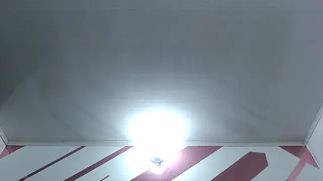 Kitten Hot  online show from 12.04.25