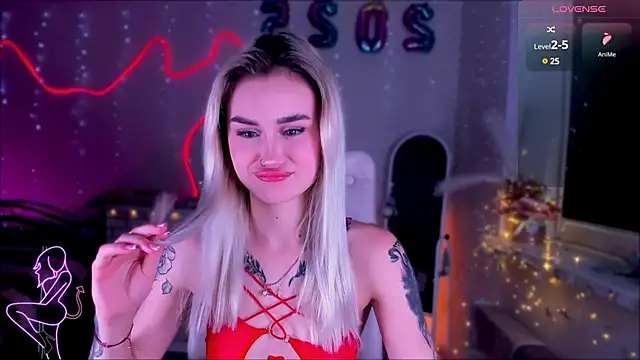 Snapshot of _Ravenaa chatting on 01.22.25 Ravenaa online show from 01.22.25