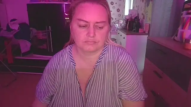 Snapshot of Meliss_Official9 chatting on 03.18.25 Meliss Official9 online show from 03.18.25