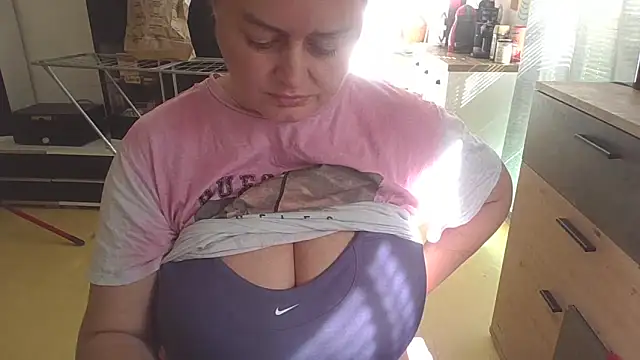 Snapshot of Meliss_Official9 chatting on 03.21.25 Meliss Official9 online show from 03.21.25