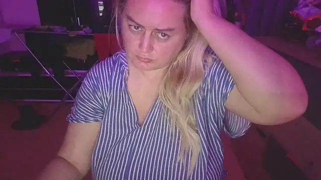 Snapshot of Meliss_Official9 chatting on 03.22.25 Meliss Official9 online show from 03.22.25