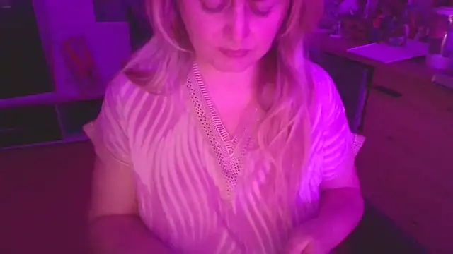 Meliss Official9 online show from 12.16.25