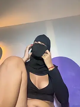 Snapshot of MARYADSUARD chatting on 12.05.25 MARYADSUARD online show from 12.05.25