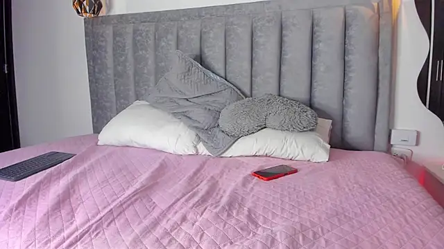 Snapshot of Valeria07_ chatting on 01.14.25 Valeria07 online show from 01.14.25