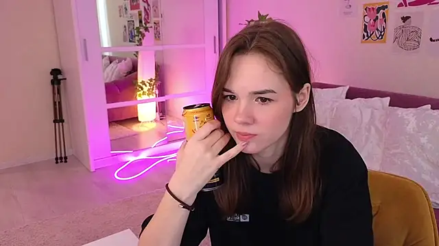 LindaRobertz online show from 03.21.25