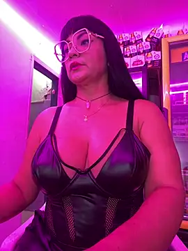 Hot beauty   online show from 02.18.26