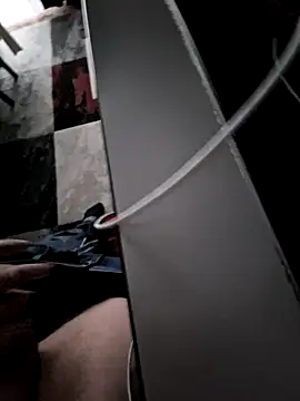 Warumnicht1980 online show from 12.18.24