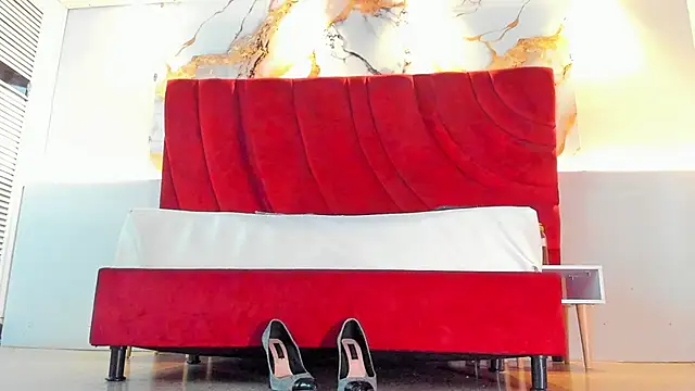 MAISE HILL1 online show from 10.06.25