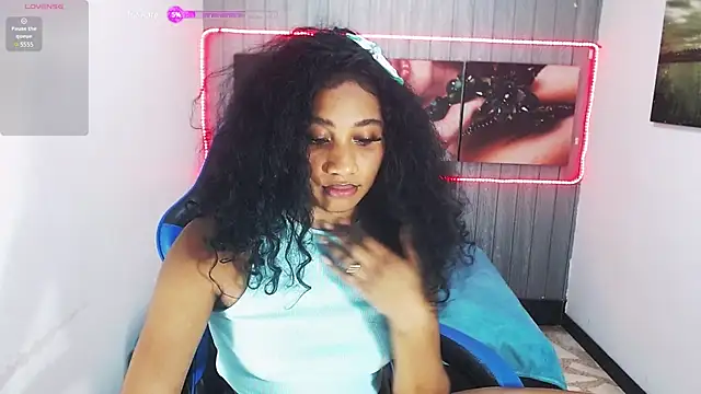 Snapshot of _ahsly_ chatting on 01.18.25 ahsly online show from 01.18.25