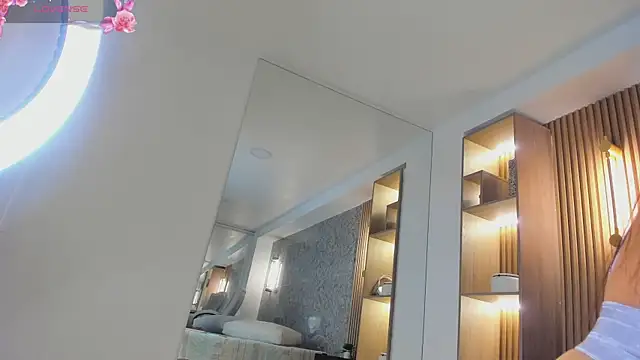 Snapshot of adara_scot chatting on 01.07.25 adara scot online show from 01.07.25