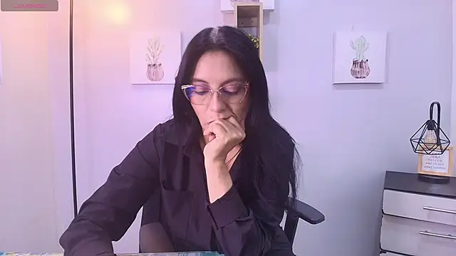 Snapshot of Zuzana21 chatting on 04.22.26 Zuzana21 online show from 04.22.26