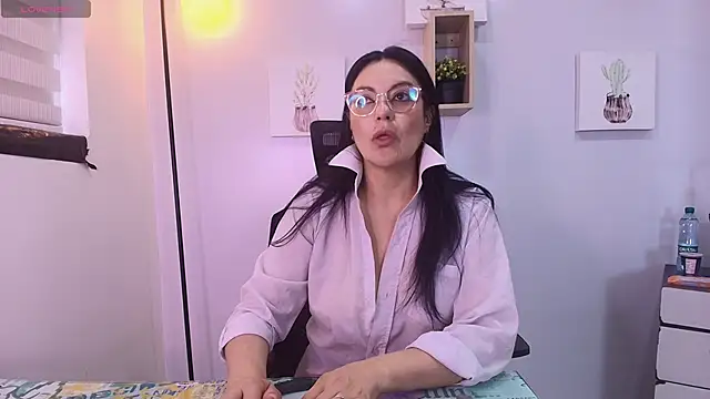 Snapshot of Zuzana21 chatting on 05.04.26 Zuzana21 online show from 05.04.26