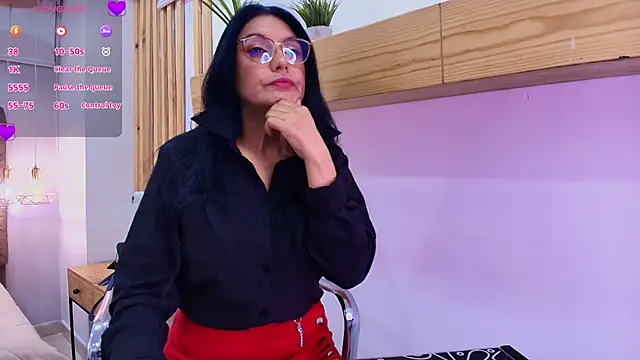 Snapshot of Zuzana21 chatting on 05.14.26 Zuzana21 online show from 05.14.26