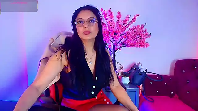 Snapshot of Zuzana21 chatting on 06.24.26 Zuzana21 online show from 06.24.26