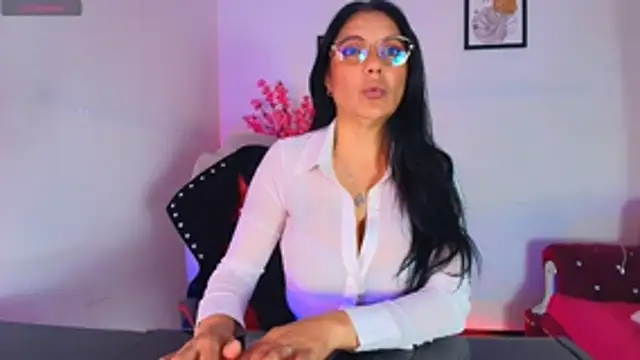 Snapshot of Zuzana21 chatting on 06.30.26 Zuzana21 online show from 06.30.26