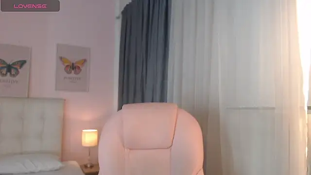 Snapshot of liss_black chatting on 02.15.25 liss black online show from 02.15.25