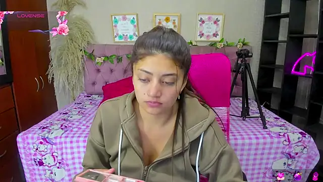 Lia Keen online show from 09.25.25