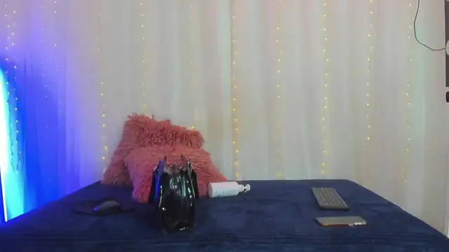 Itsme Daniela online show from 12.14.24