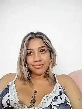 Snapshot of nina_carther chatting on 02.05.25 nina carther online show from 02.05.25