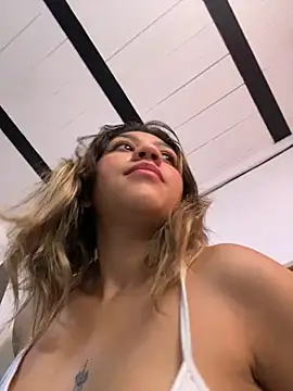 Snapshot of nina_carther chatting on 10.16.25 nina carther online show from 10.16.25