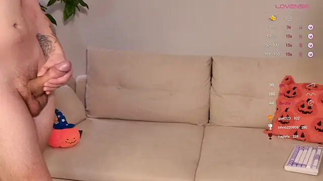 Snapshot of duomooncouple chatting on 11.03.25 duomooncouple online show from 11.03.25