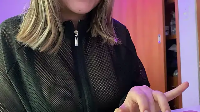 Snapshot of hannahcdmx chatting on 09.15.25 hannahcdmx online show from 09.15.25