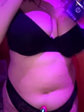 Snapshot of hannahcdmx chatting on 11.26.25 hannahcdmx online show from 11.26.25