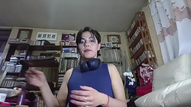 Snapshot of Tiramisu89 chatting on 12.22.24 Tiramisu89 online show from 12.22.24