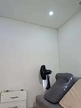 Snapshot of Anal_Luucia chatting on 06.25.26 Anal Luucia online show from 06.25.26