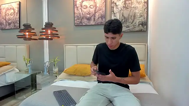 Snapshot of kieran_derek chatting on 11.15.25 kieran derek online show from 11.15.25