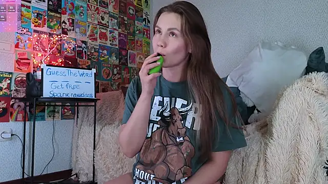 Snapshot of LittleLeen chatting on 09.11.25 LittleLeen online show from 09.11.25