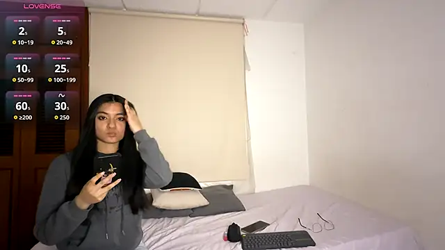 Snapshot of Gabby_and_Alice chatting on 09.17.25 Gabby and Alice online show from 09.17.25