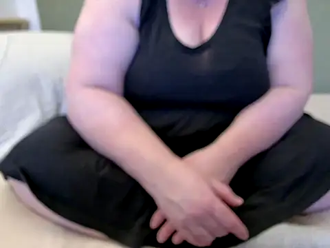 Snapshot of MarthaBriest chatting on 07.06.26 MarthaBriest online show from 07.06.26