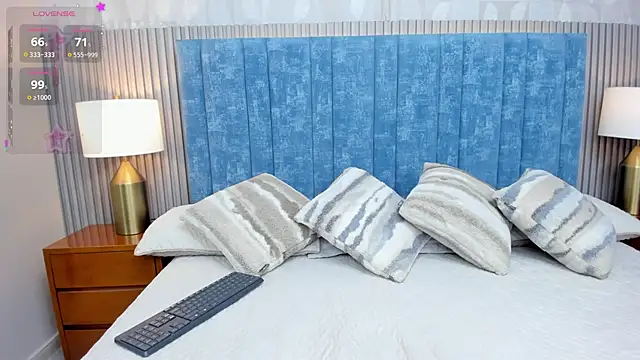 pretty sunlight  online show from 11.09.25