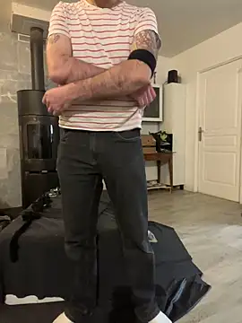 Snapshot of lucboyslam chatting on 12.29.24 lucboyslam online show from 12.29.24